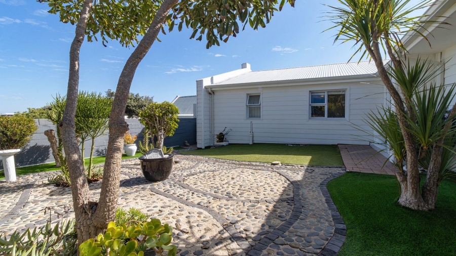 4 Bedroom Property for Sale in Grotto Bay Western Cape